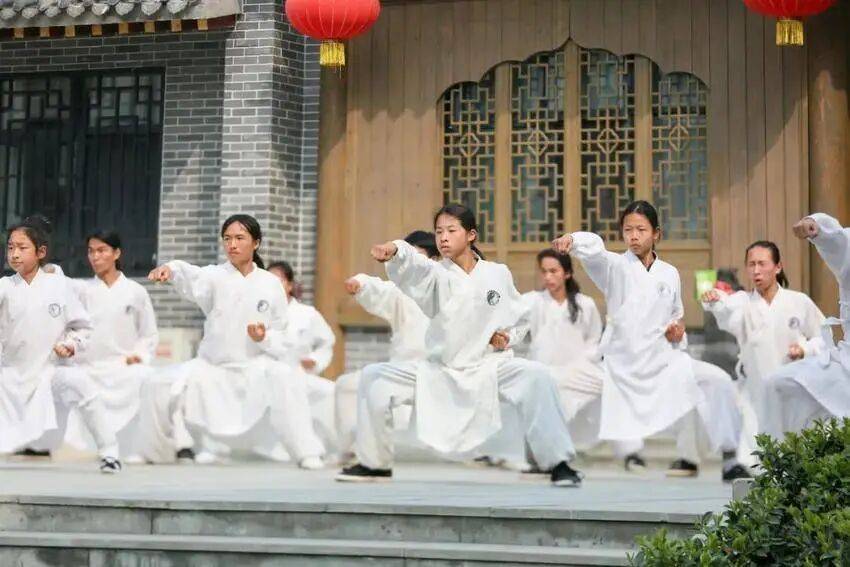 ！祈福、武术、非遗、夜游一网打尽→AG真人游戏第一品牌解锁仙山新年(图8)