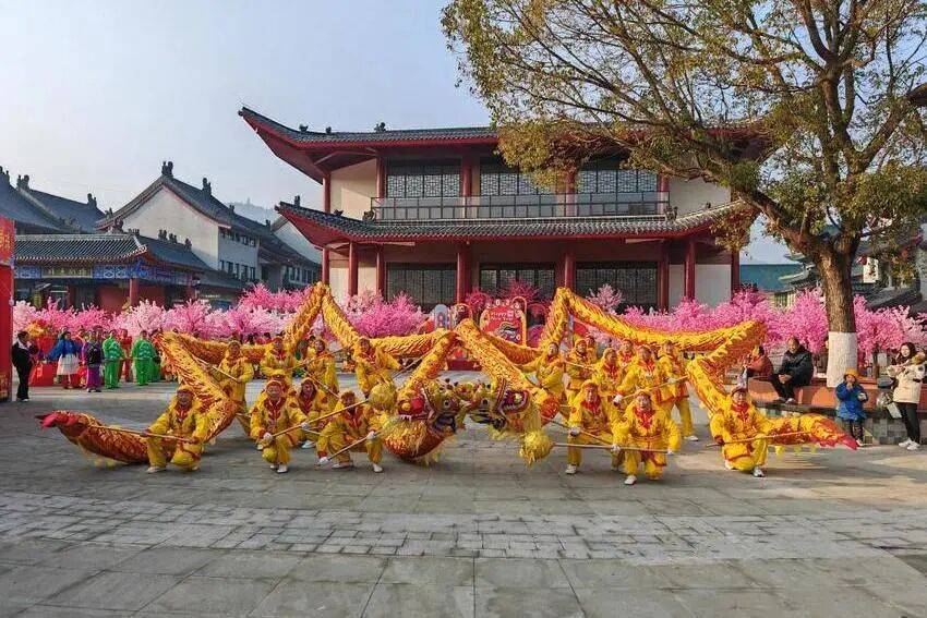 ！祈福、武术、非遗、夜游一网打尽→AG真人游戏第一品牌解锁仙山新年(图12)