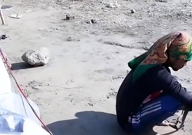 子38人住一屋柯尔特家族后代是畸形儿！AG真人百家家乐平台回顾：祖孙4代生(图3)